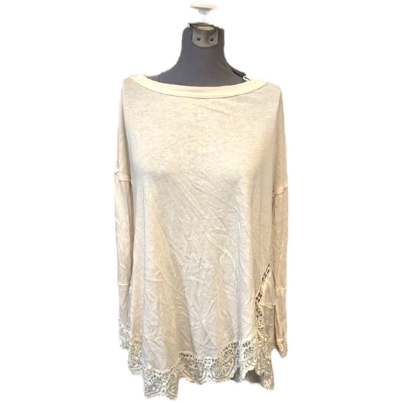Free People Dresses & Skirts - Free People Cream Slouchy Tunic Top Small Shirred Hem Crochet Detail